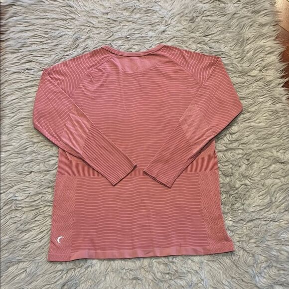 ZYIA Women’s Earth Rose Ripple Tech Pullover‎ - Picture 3 of 4
